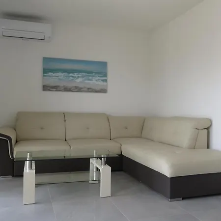 Apartament Omazic *