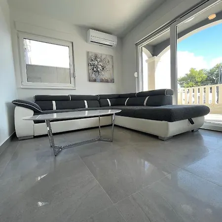 Apartament Omazic