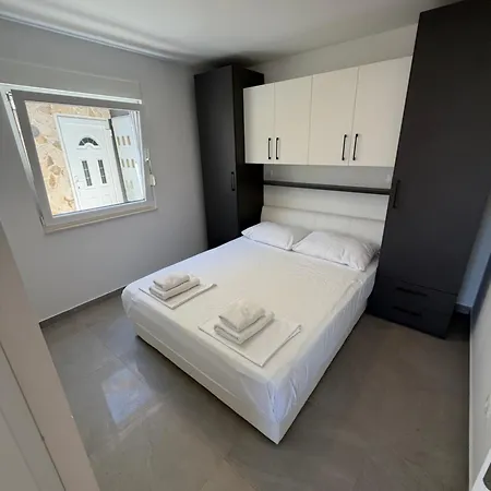 Omazic Apartament *