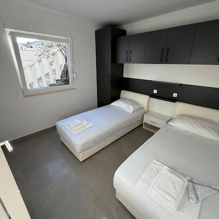 Apartament Omazic *