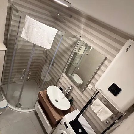 Omazic Apartament *