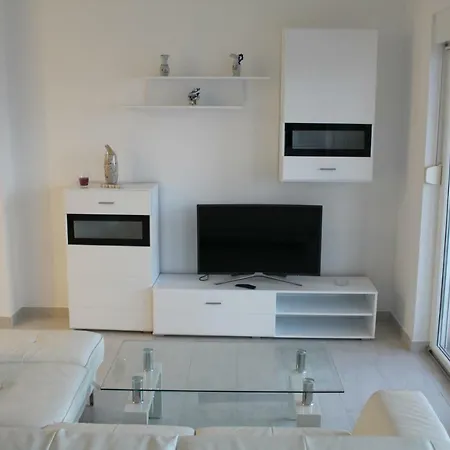 Omazic Apartament *